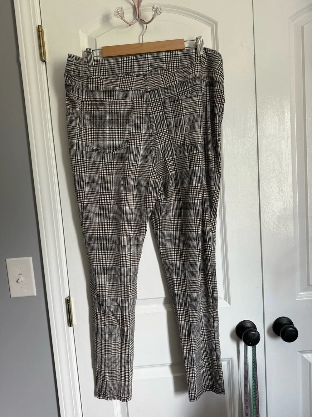 Seven7 Women's Black, brown & White Plaid Leggings